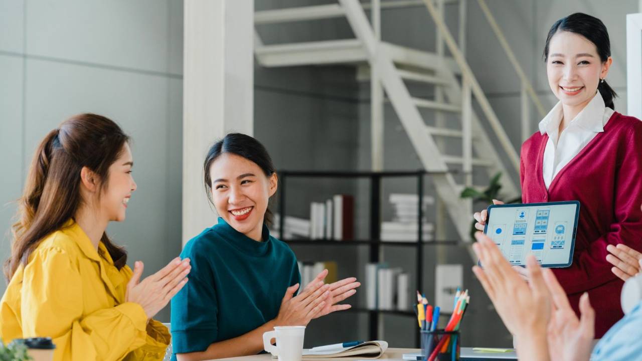 Driving Change: ESG Strategies for Lasting Business Impact MEKA-2148534593