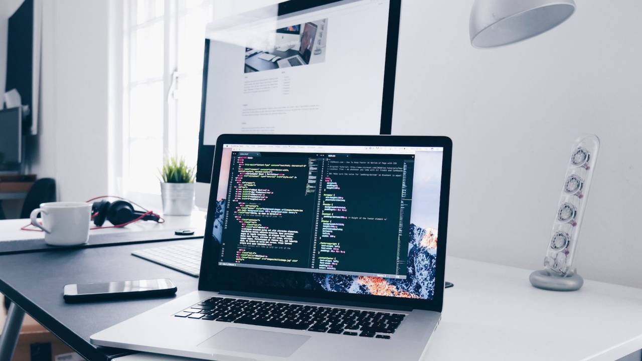 Reka Bentuk & Pembangunan Web MEKA-2148816519