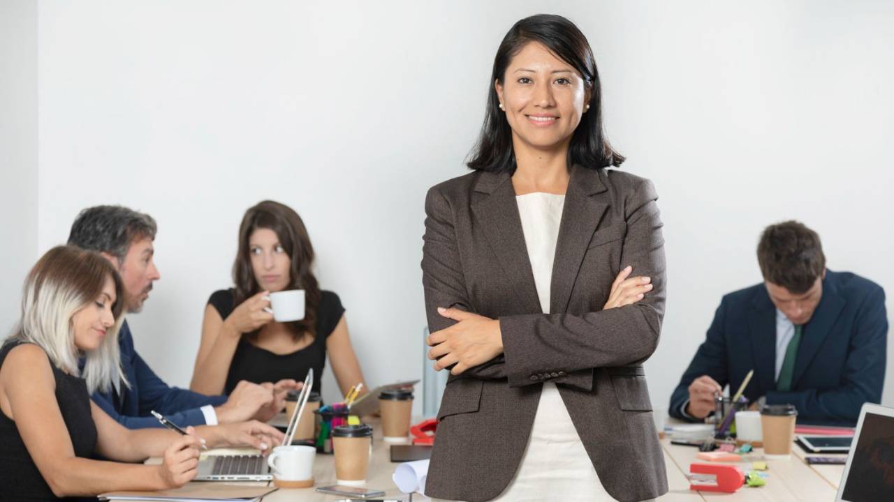 Developing Women-Driven Leadership Skills MEKA-2148894547