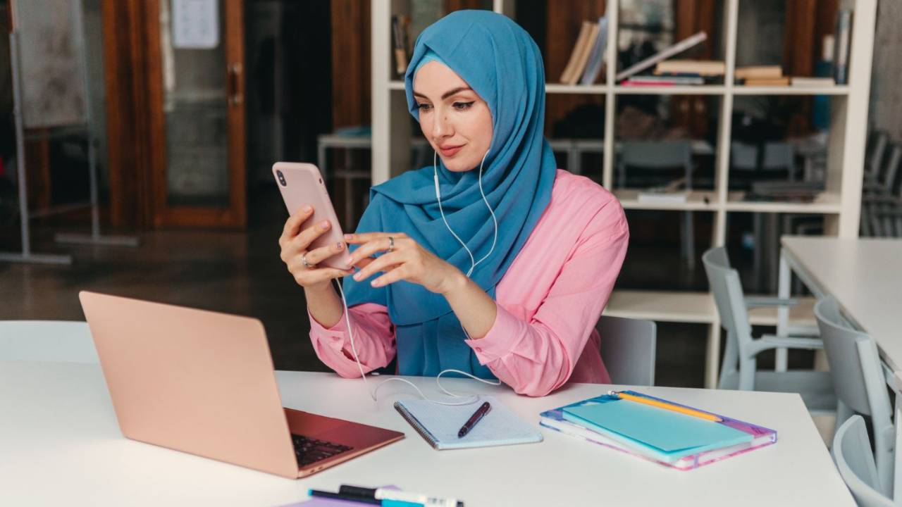 Innovation and Adoption of Tech in Business MEKA-2148897084